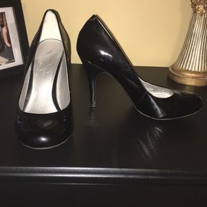 Jessica Simpson pumps
